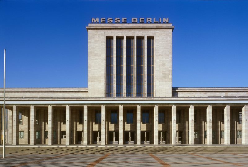 Architektura a totalita